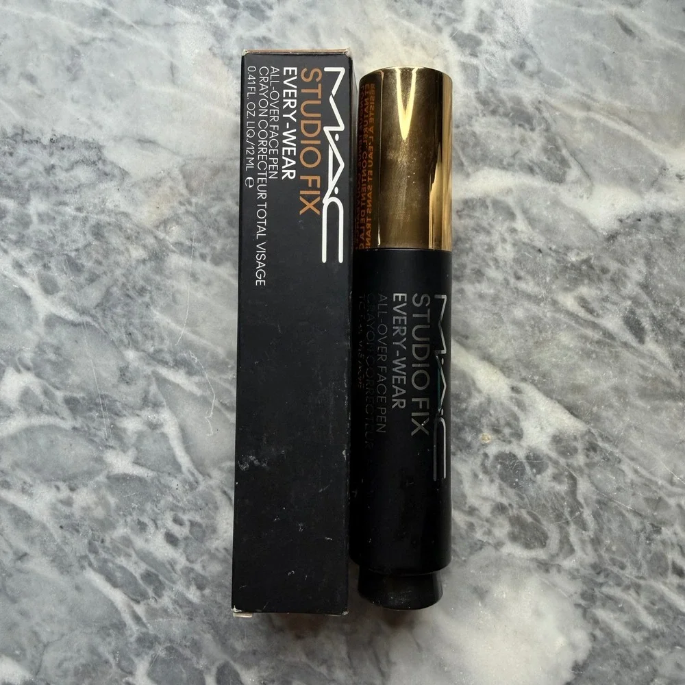 MAC Studio Fix Every-Wear All-Over Face Pen Foundation- NC45